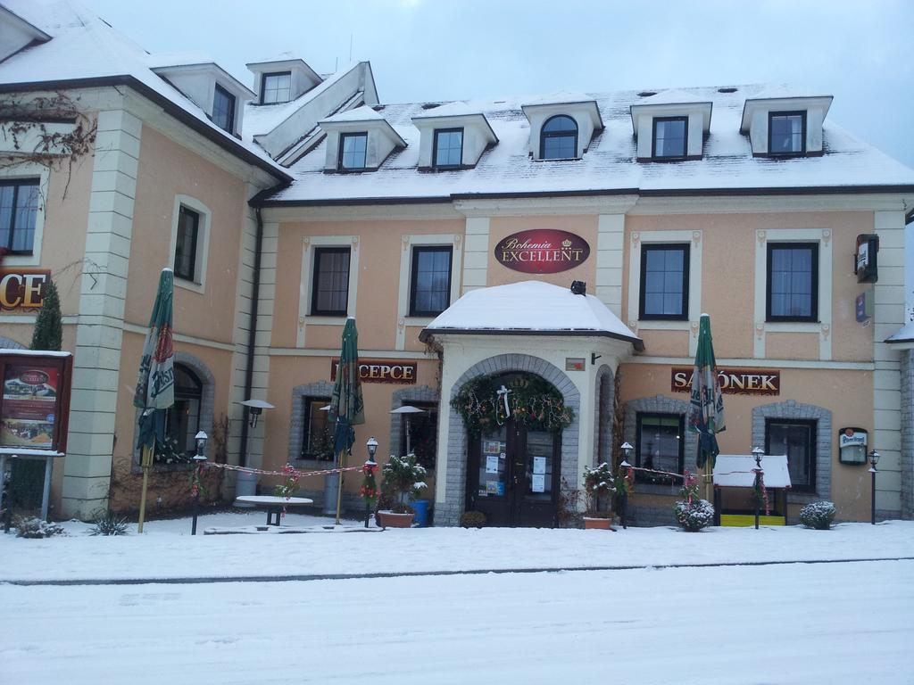 Hotel Bohemia Excellent Klášterec nad Ohří Zewnętrze zdjęcie