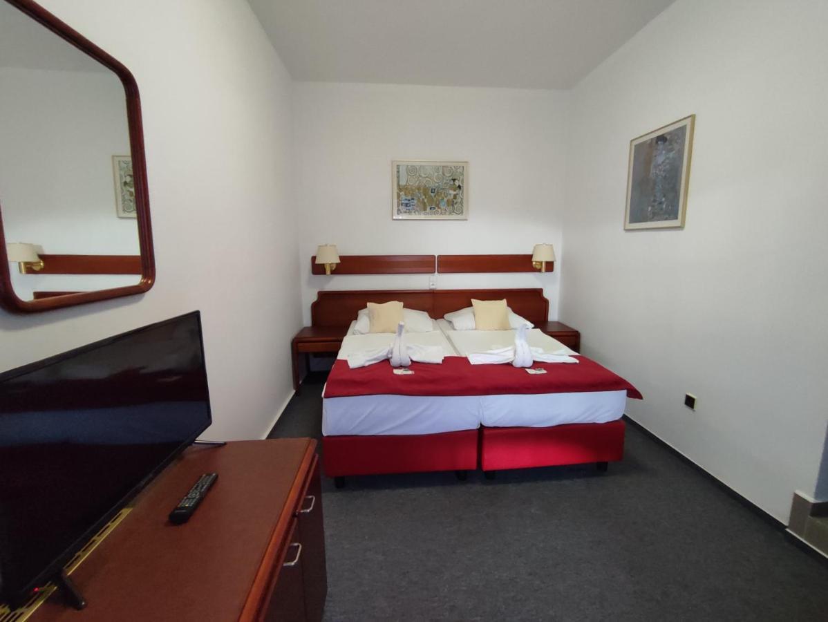 Hotel Bohemia Excellent Klášterec nad Ohří Zewnętrze zdjęcie