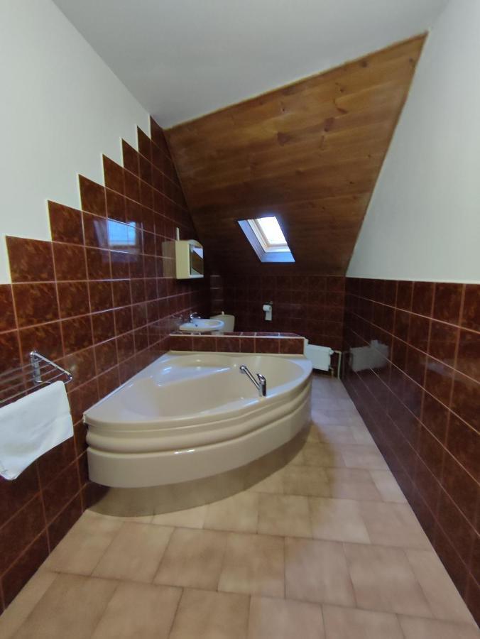Hotel Bohemia Excellent Klášterec nad Ohří Zewnętrze zdjęcie