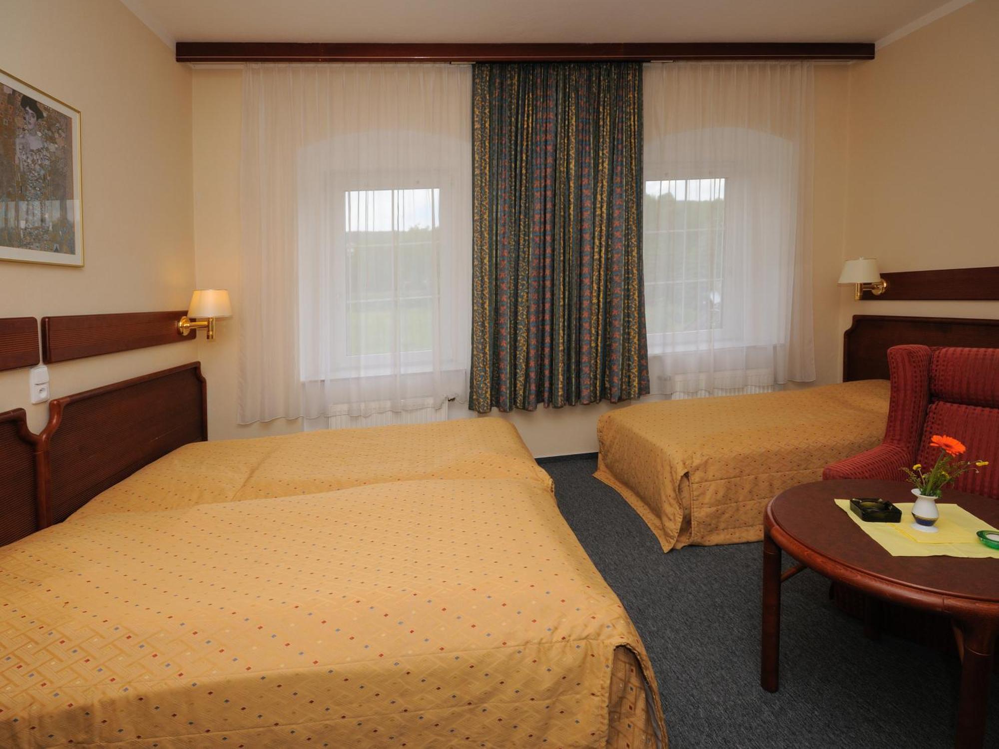 Hotel Bohemia Excellent Klášterec nad Ohří Zewnętrze zdjęcie