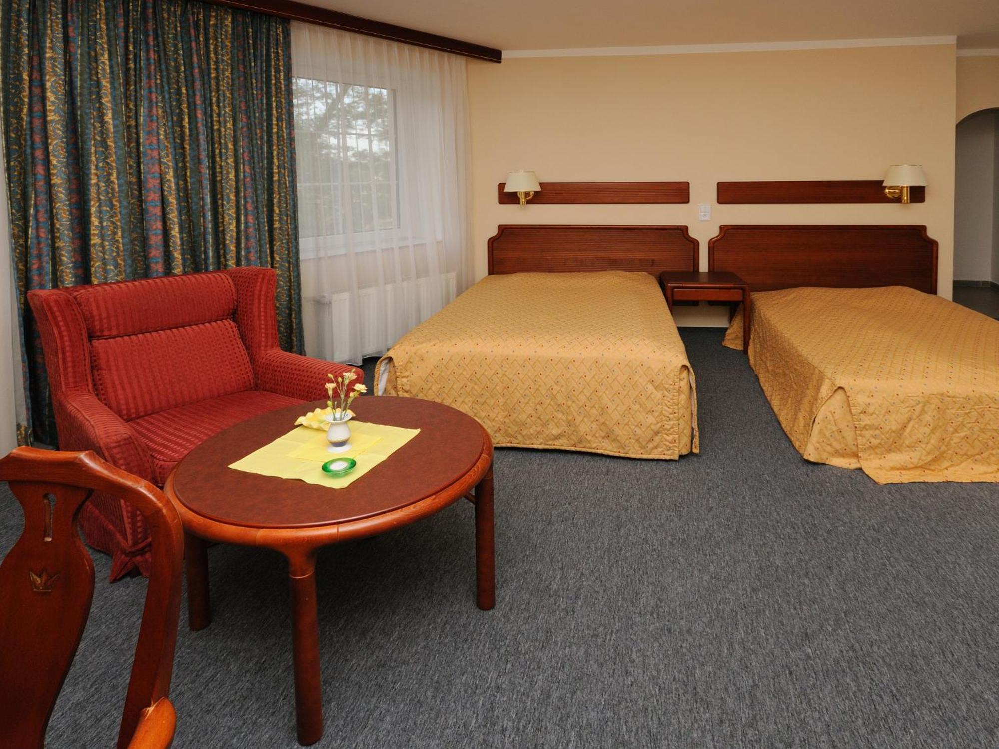 Hotel Bohemia Excellent Klášterec nad Ohří Zewnętrze zdjęcie