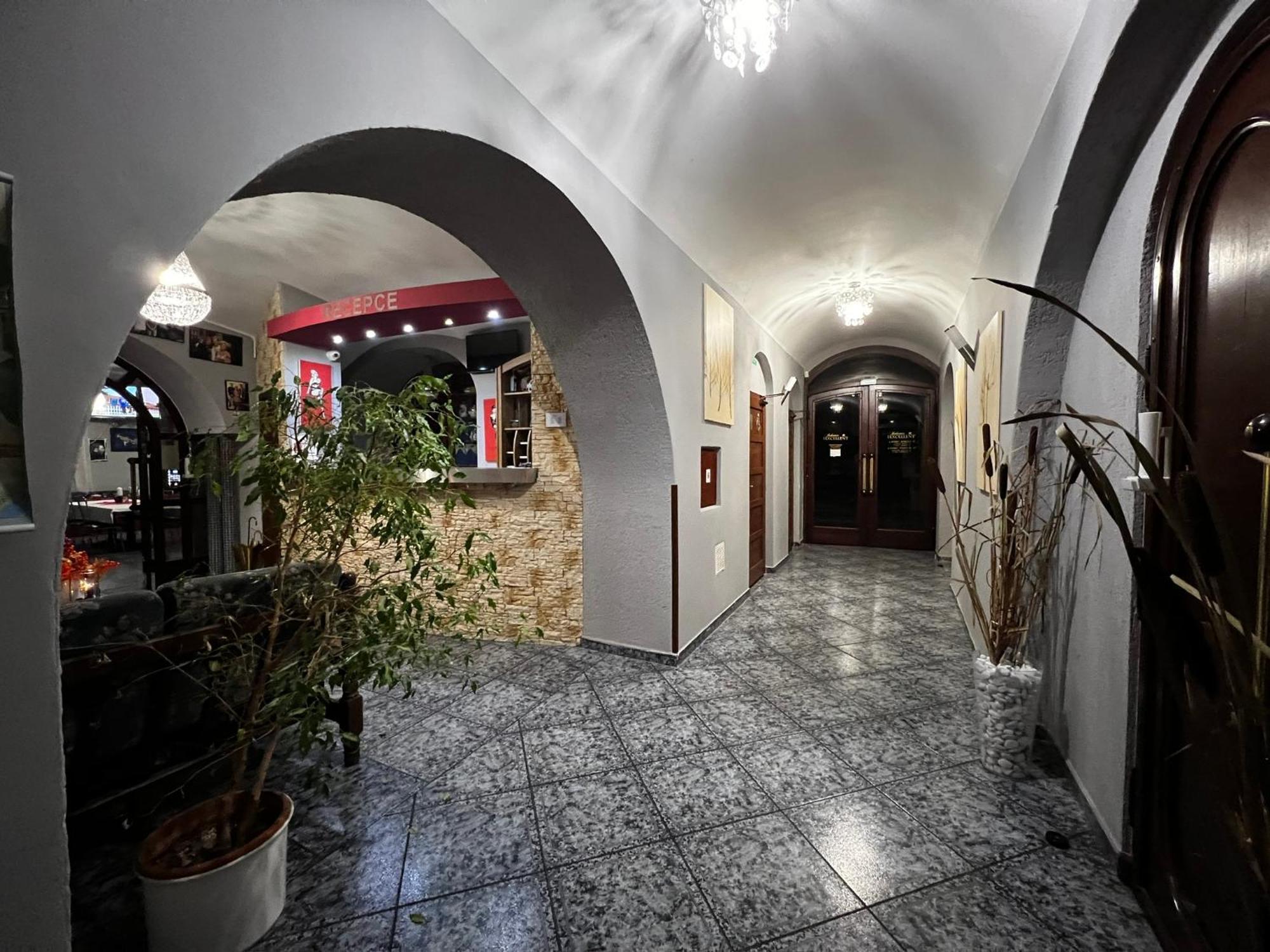Hotel Bohemia Excellent Klášterec nad Ohří Zewnętrze zdjęcie